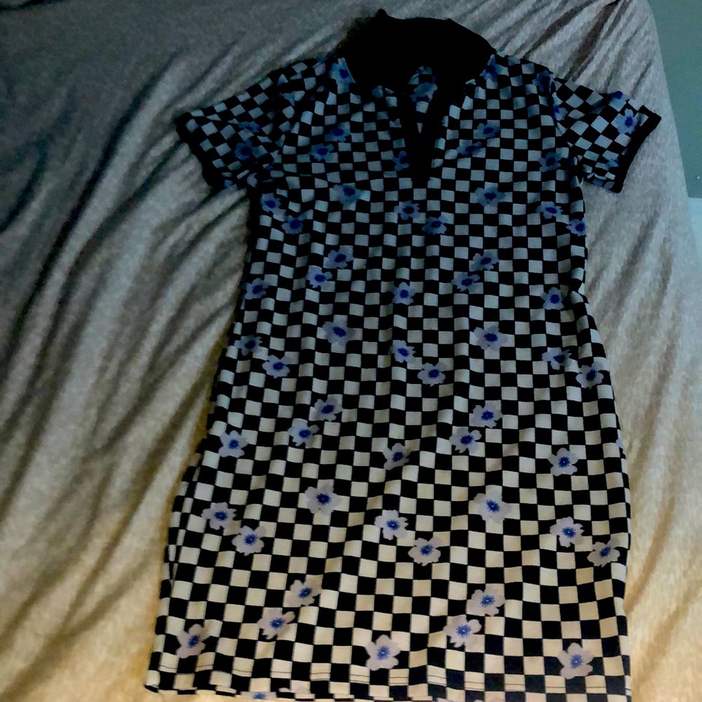 XL Teens T-dress with checker patterns and blue flowers
